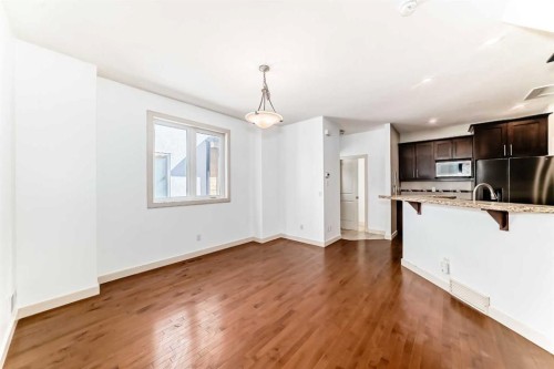 2-1921 30 Street Sw, Calgary, AB - Indoor Photo Showing Kitchen