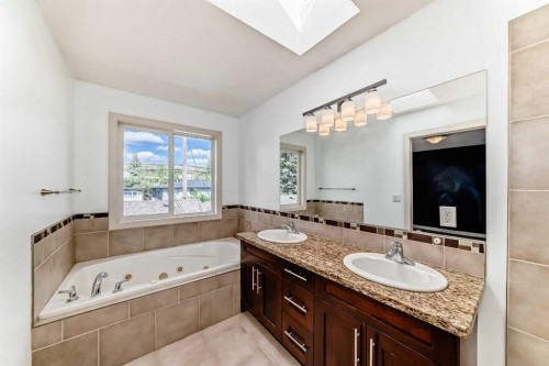 2-1921 30 Street Sw, Calgary, AB - Indoor Photo Showing Bathroom