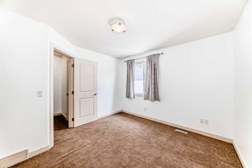 2-1921 30 Street Sw, Calgary, AB - Indoor Photo Showing Other Room