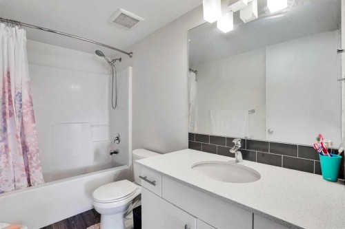 1312-181 Skyview Ranch Manor Ne, Calgary, AB - Indoor Photo Showing Bathroom