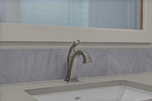 409-1105 Spring Creek Drive, Canmore, AB - Indoor Photo Showing Bathroom