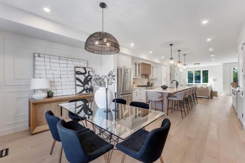 520 22 Avenue Nw, Calgary, AB - Indoor Photo Showing Kitchen With Upgraded Kitchen