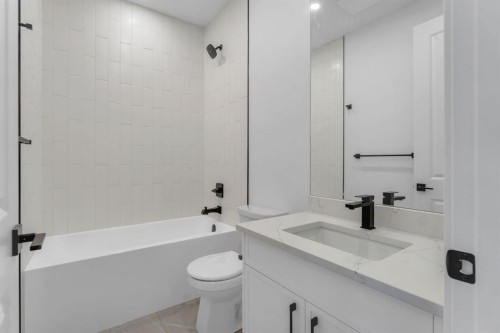 520 22 Avenue Nw, Calgary, AB - Indoor Photo Showing Laundry Room