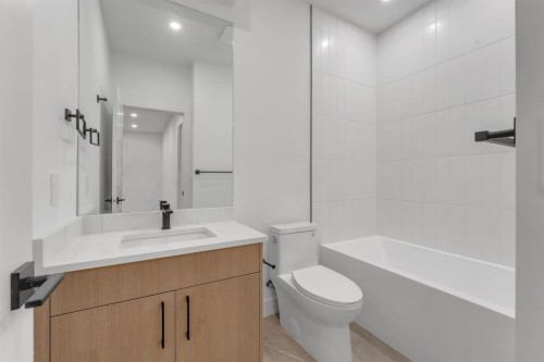 520 22 Avenue Nw, Calgary, AB - Indoor Photo Showing Other Room