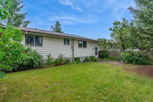 5811 11 Street Nw, Calgary, AB - Outdoor