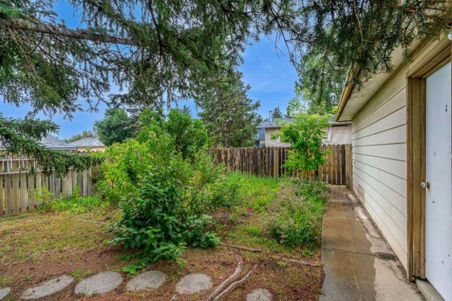 5811 11 Street Nw, Calgary, AB - Outdoor