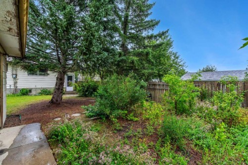 5811 11 Street Nw, Calgary, AB - Outdoor