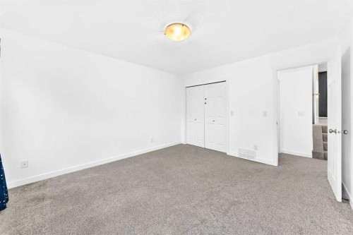 18 Julia Place, Didsbury, AB - Indoor Photo Showing Other Room