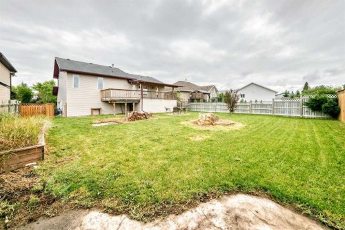 18 Julia Place, Didsbury, AB - Outdoor