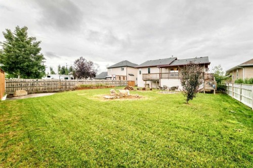 18 Julia Place, Didsbury, AB - Outdoor