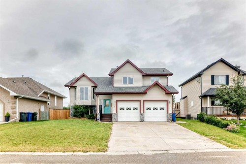 18 Julia Place, Didsbury, AB - Outdoor With Facade
