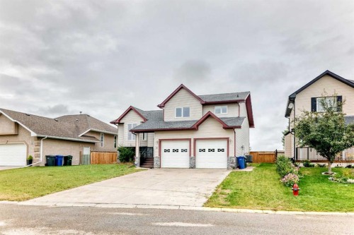 18 Julia Place, Didsbury, AB - Outdoor With Facade