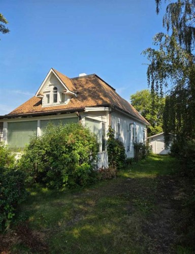 2122 22 Avenue Avenue  Didsbury, AB T0M 0W0
