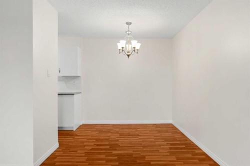 607-8948 Elbow Drive Sw, Calgary, AB - Indoor Photo Showing Other Room