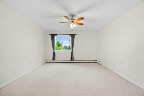 607-8948 Elbow Drive Sw, Calgary, AB - Indoor Photo Showing Other Room
