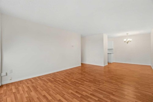607-8948 Elbow Drive Sw, Calgary, AB - Indoor Photo Showing Other Room