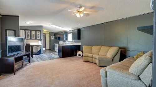 428 57 Avenue West, Claresholm, AB - Indoor Photo Showing Living Room