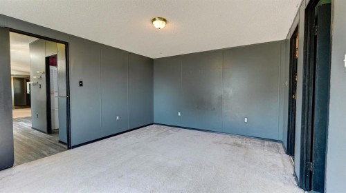 428 57 Avenue West, Claresholm, AB - Indoor Photo Showing Other Room