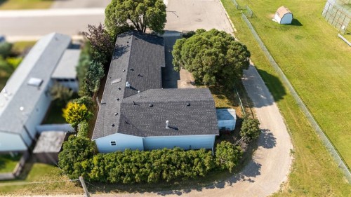 428 57 Avenue West, Claresholm, AB - Outdoor