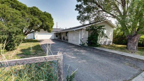 428 57 Avenue West, Claresholm, AB - Outdoor