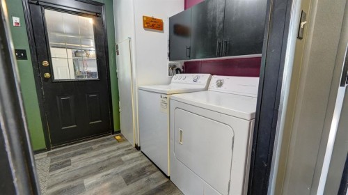428 57 Avenue West, Claresholm, AB - Indoor Photo Showing Laundry Room