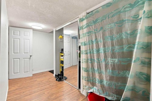 162 Taradale Drive Ne, Calgary, AB - Indoor Photo Showing Bathroom