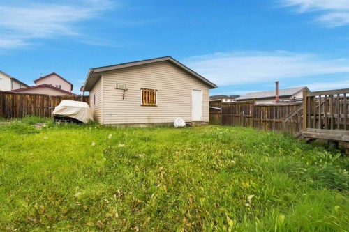 162 Taradale Drive Ne, Calgary, AB - Outdoor