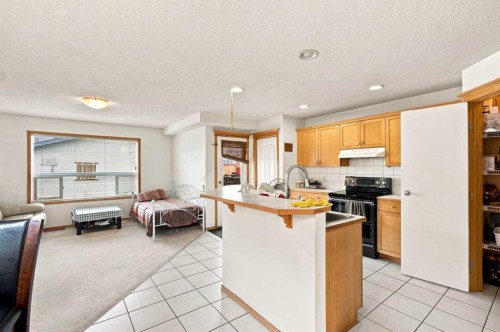 162 Taradale Drive Ne, Calgary, AB - Indoor Photo Showing Kitchen