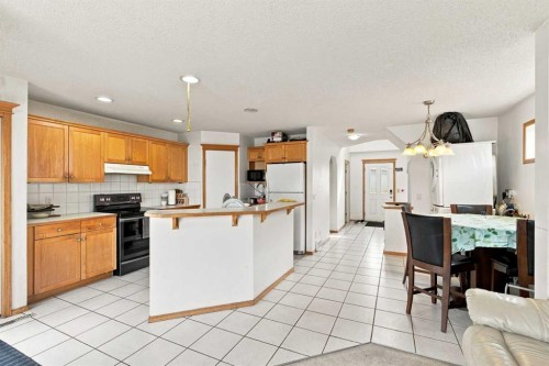 162 Taradale Drive Ne, Calgary, AB - Indoor Photo Showing Kitchen