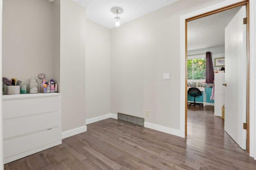 816 Ranchview Circle Nw, Calgary, AB - Indoor Photo Showing Other Room