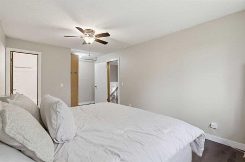 816 Ranchview Circle Nw, Calgary, AB - Indoor Photo Showing Bedroom