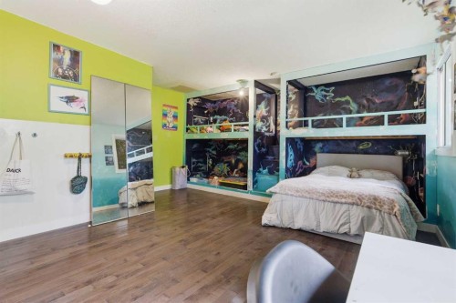 816 Ranchview Circle Nw, Calgary, AB - Indoor Photo Showing Bedroom