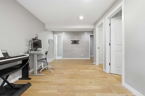 816 Ranchview Circle Nw, Calgary, AB - Indoor Photo Showing Office