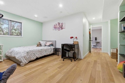 816 Ranchview Circle Nw, Calgary, AB - Indoor Photo Showing Bedroom