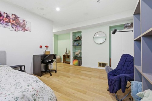 816 Ranchview Circle Nw, Calgary, AB - Indoor Photo Showing Bedroom