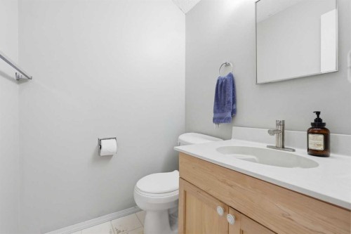 816 Ranchview Circle Nw, Calgary, AB - Indoor Photo Showing Bathroom
