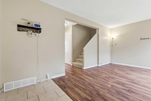 224-999 Canyon Meadows Drive Sw, Calgary, AB - Indoor Photo Showing Other Room