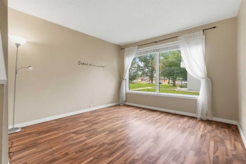 224-999 Canyon Meadows Drive Sw, Calgary, AB - Indoor Photo Showing Other Room