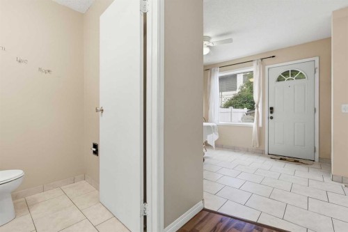 224-999 Canyon Meadows Drive Sw, Calgary, AB - Indoor Photo Showing Bathroom