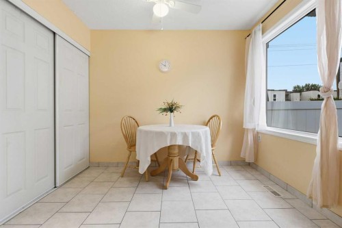 224-999 Canyon Meadows Drive Sw, Calgary, AB - Indoor Photo Showing Dining Room
