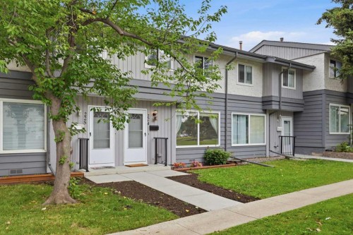 224-999 Canyon Meadows Drive Sw, Calgary, AB - Outdoor With Facade