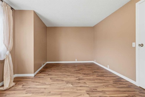 224-999 Canyon Meadows Drive Sw, Calgary, AB - Indoor Photo Showing Other Room