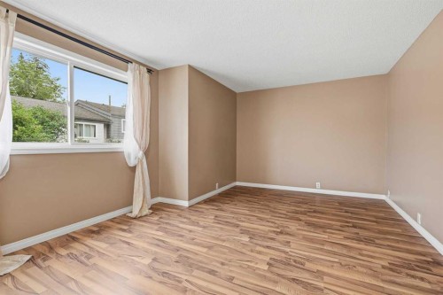 224-999 Canyon Meadows Drive Sw, Calgary, AB - Indoor Photo Showing Other Room