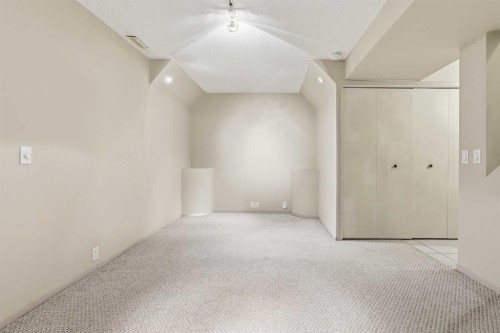 224-999 Canyon Meadows Drive Sw, Calgary, AB - Indoor Photo Showing Other Room