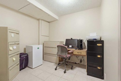 224-999 Canyon Meadows Drive Sw, Calgary, AB - Indoor
