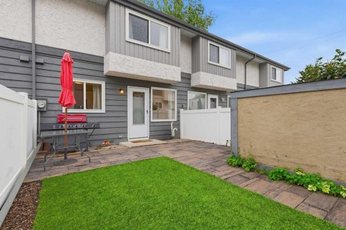 224-999 Canyon Meadows Drive Sw, Calgary, AB - Outdoor