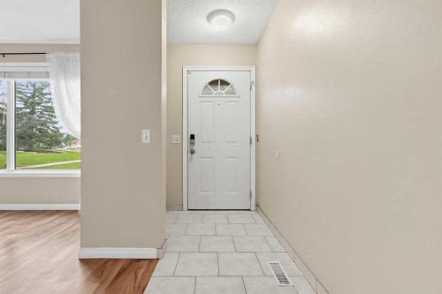 224-999 Canyon Meadows Drive Sw, Calgary, AB - Indoor Photo Showing Other Room