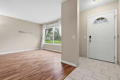 224-999 Canyon Meadows Drive Sw, Calgary, AB - Indoor Photo Showing Other Room
