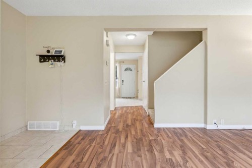 224-999 Canyon Meadows Drive Sw, Calgary, AB - Indoor Photo Showing Other Room
