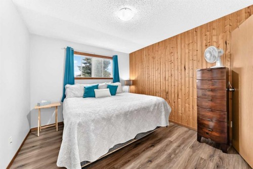 270 Glenpatrick Drive, Cochrane, AB - Indoor Photo Showing Bedroom